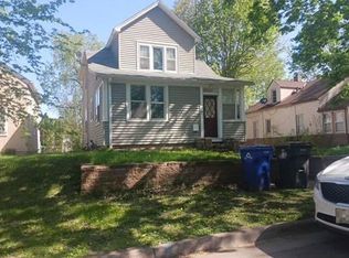 1353 4th St E, Saint Paul, MN 55106