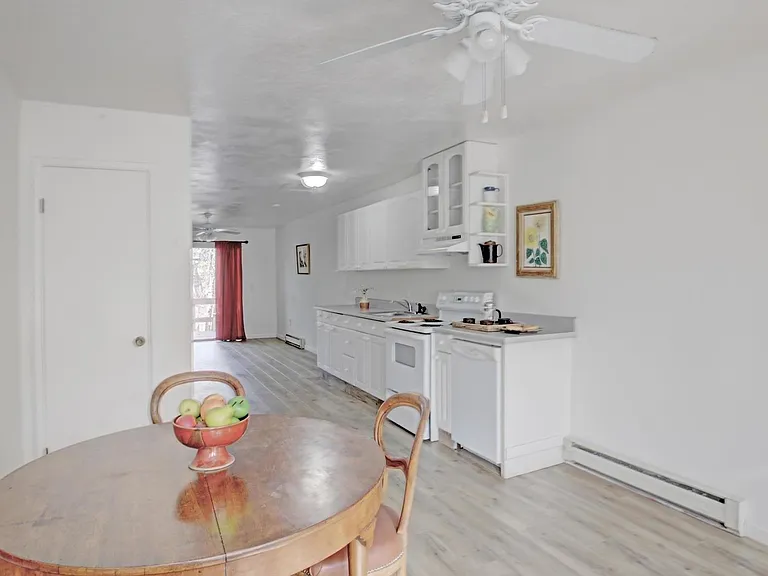 19096 Dyer Ct #5 — Photo 3
