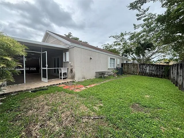 12713 SW 146th Ln — Photo 3