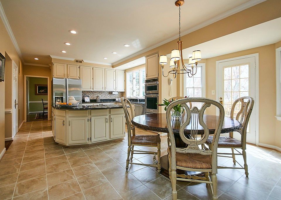 Light & Bright Kitchen
