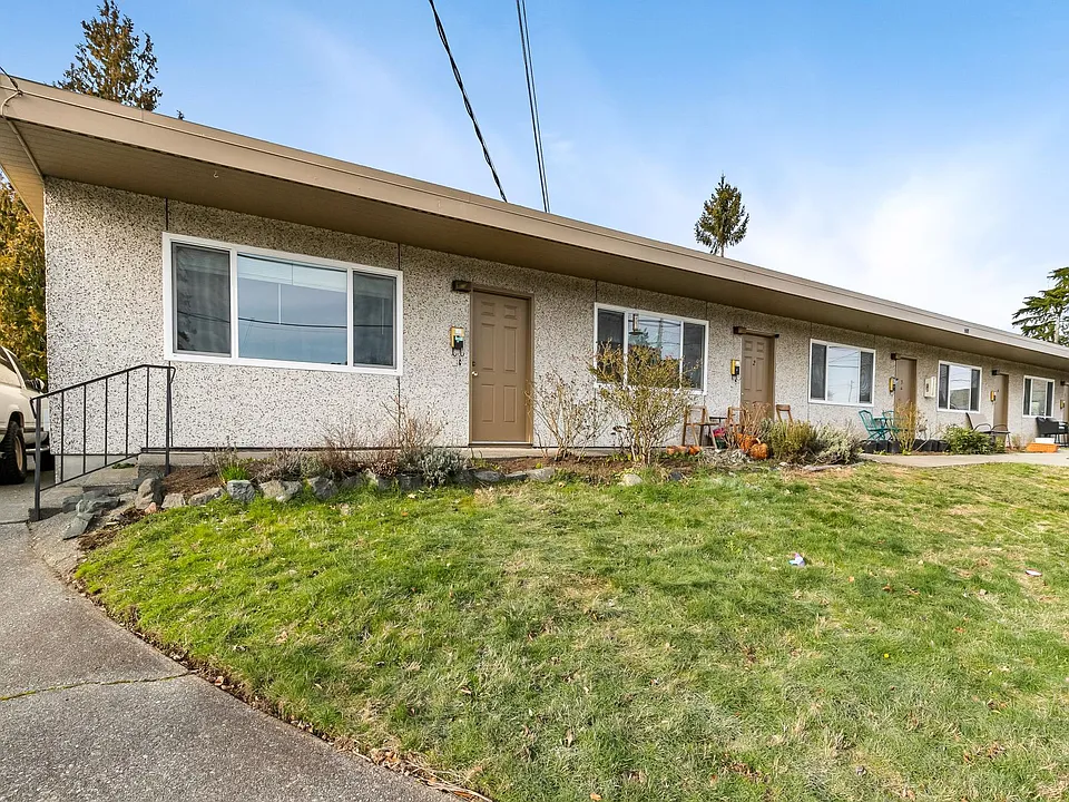 2211 C St #1