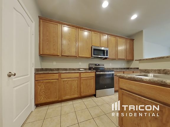 5th image of 1937 N 78th Ave