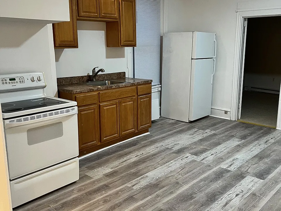4946 N Broad St #3F