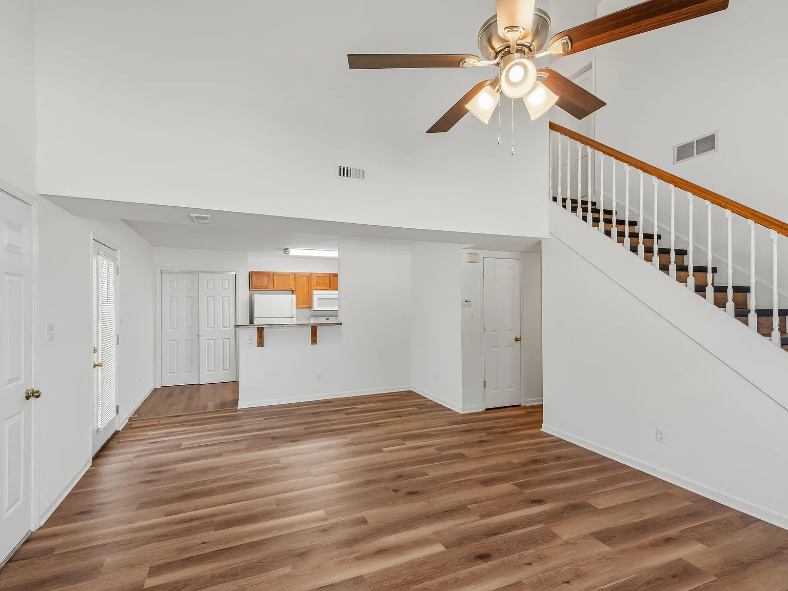 3 bed, 2.0 bath, 1700 sqft, $1,550 — Photo 4