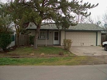 1st image of 695 Berrydale Ave