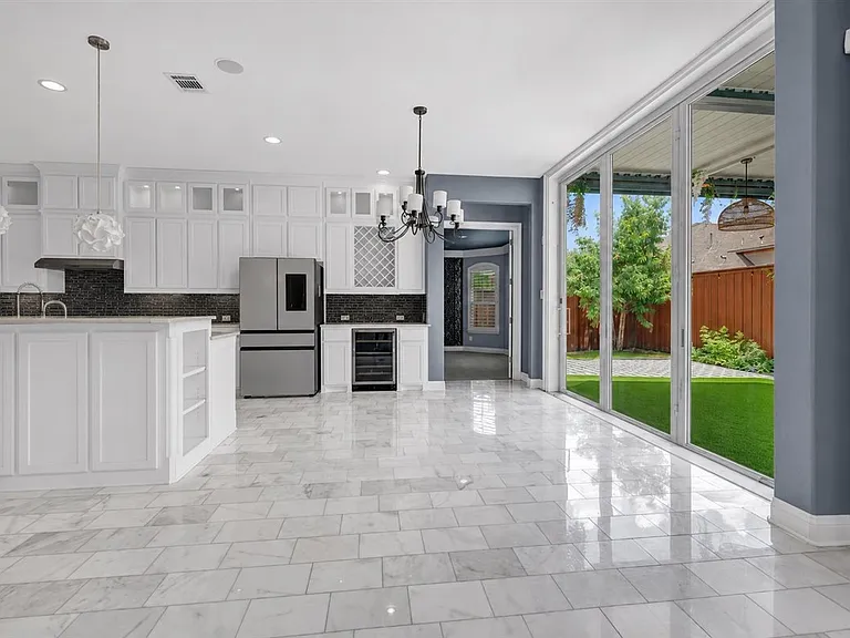 5946 Bradley Ct — Photo 9