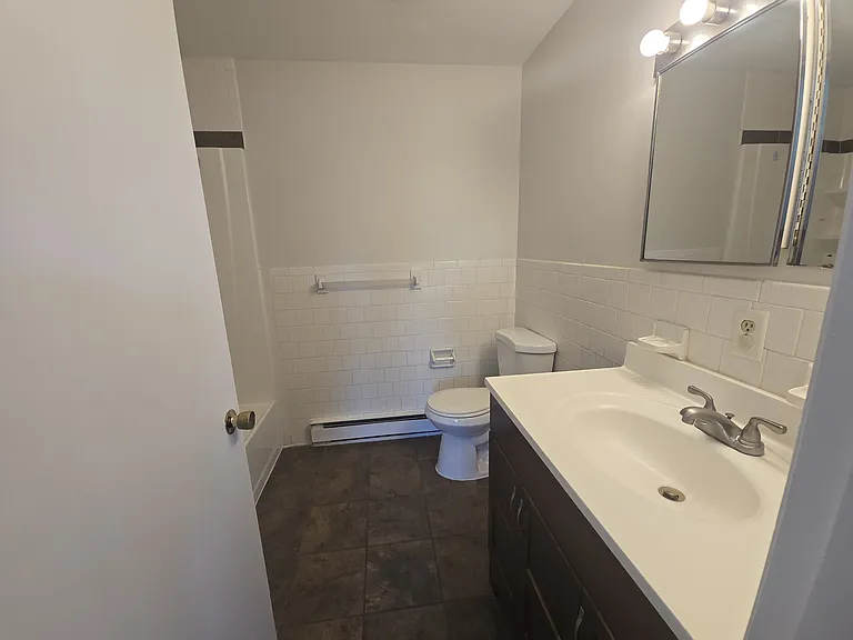 567 Main St #3 — Photo 9