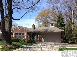 247 Beaupre Ave, Grosse Pointe Farms, MI 48236