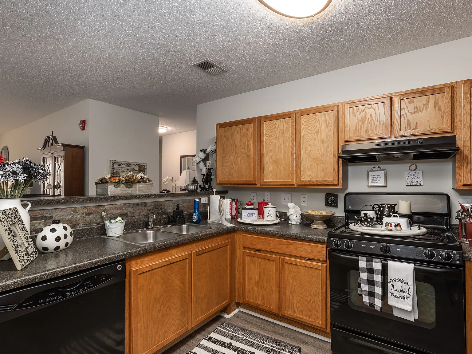 Reserve at Bradbury Place — Photo 3