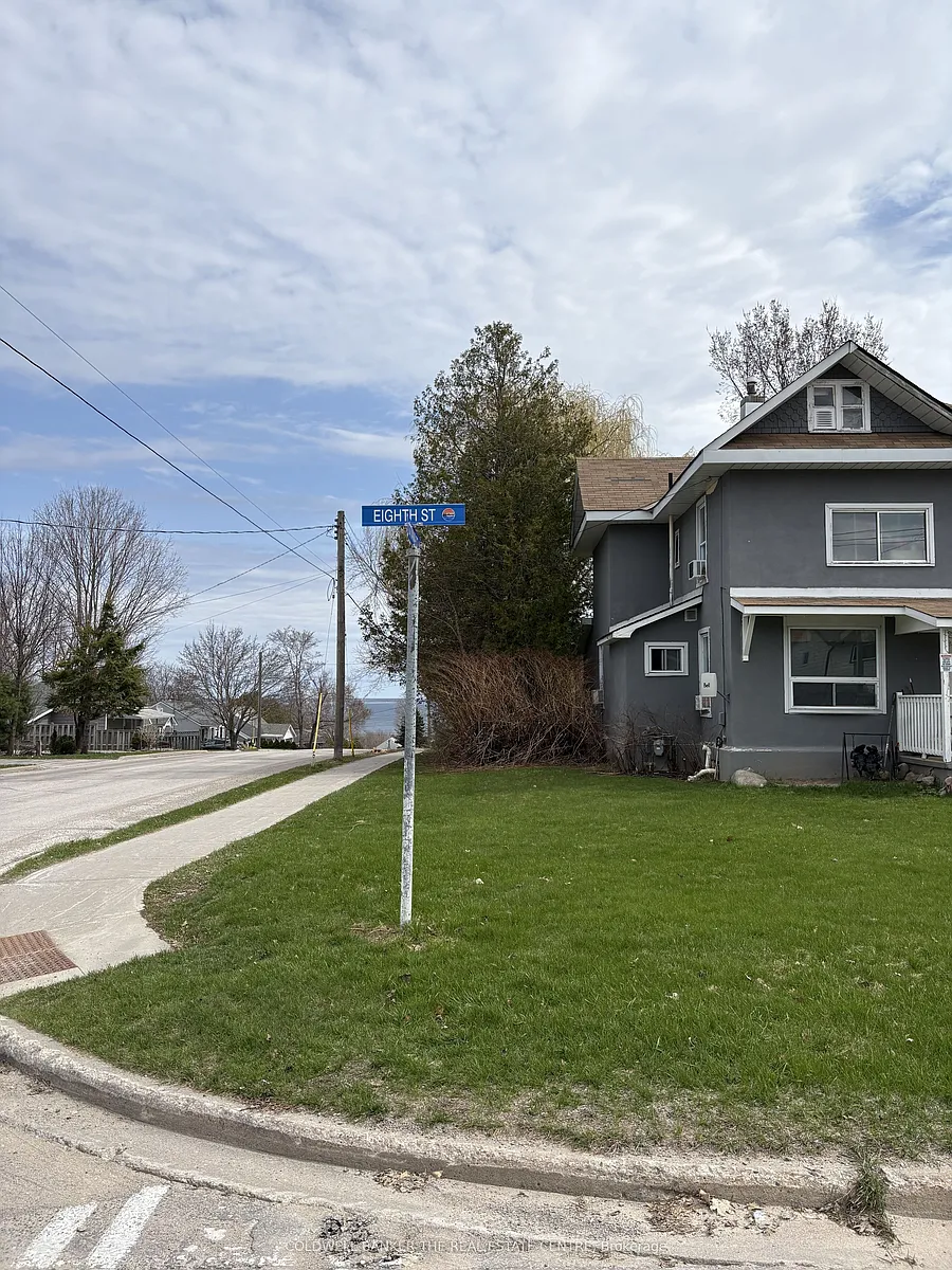 Building Photo - 117 8th St #2
