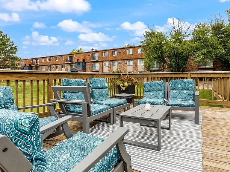 Eagle Creek Apartments — Photo 17