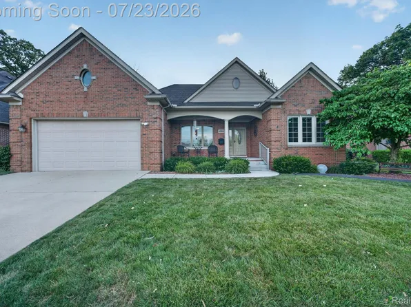 4584 Dolores Dr, Trenton, MI 48183