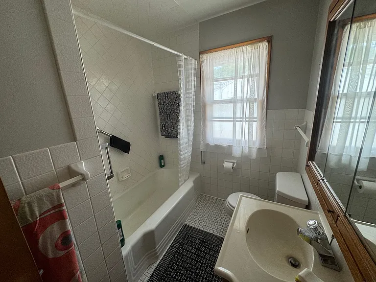 969 Charlton St — Photo 14
