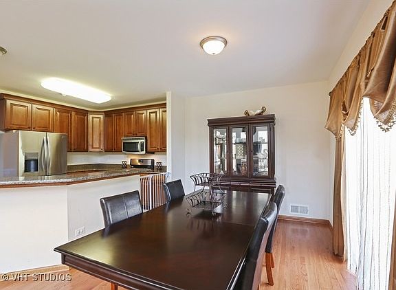 4th image of 2438 Abbey Dr #4