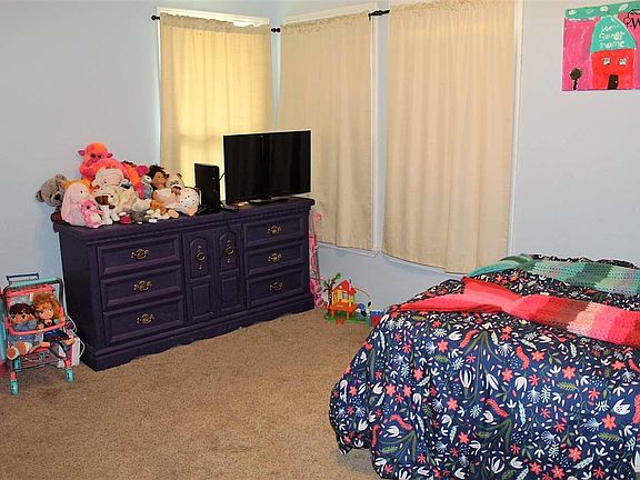 4th image of 4213 McNiel Ave