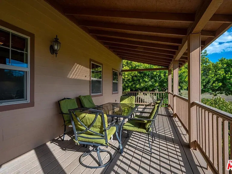 220 Hans Pl — Photo 10