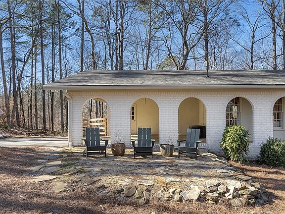 5th image of 940 Oakdale Rd