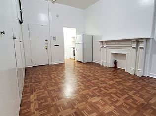 152 E 46th St APT 1R, New York, NY 10017