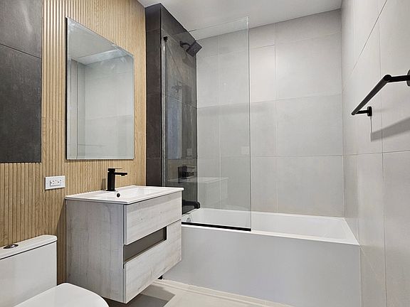 5th image of 37 Frost St #2E