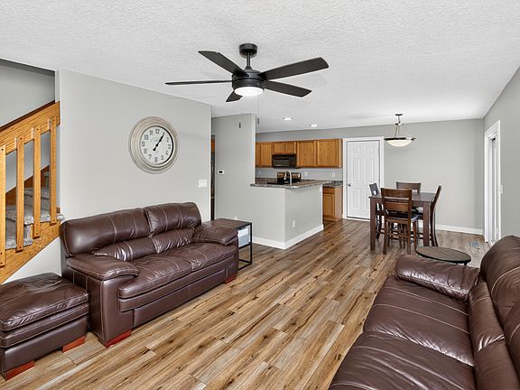 3rd image of 2004 Country Cove Ln