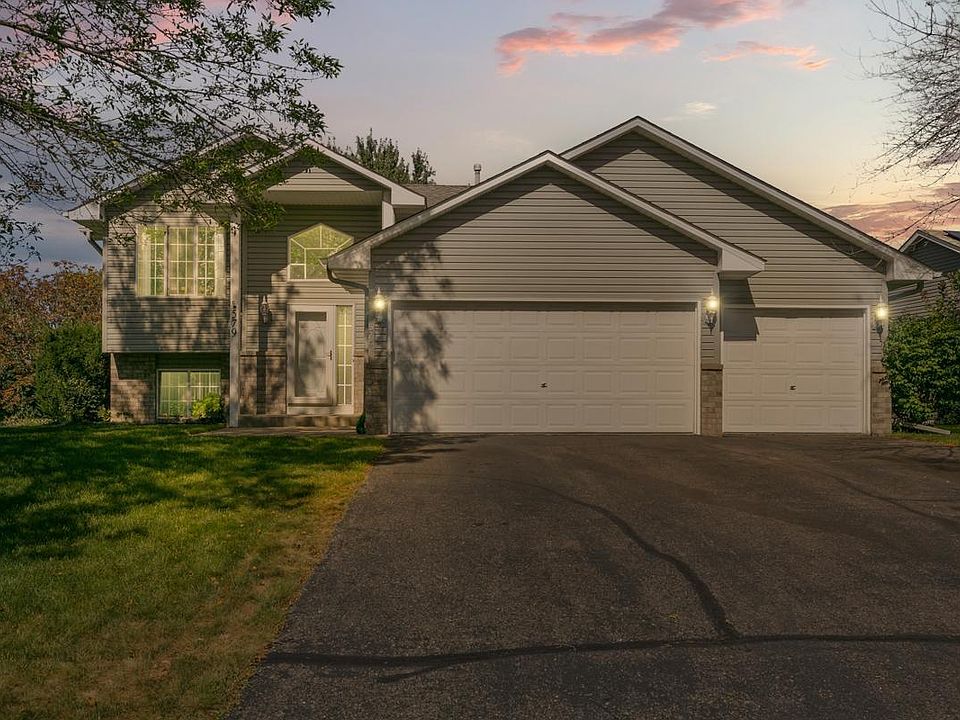 1st image of 579 99th Ln NE