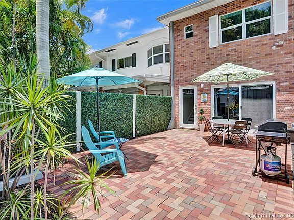 2nd image of 5 Hathaway Ln #5