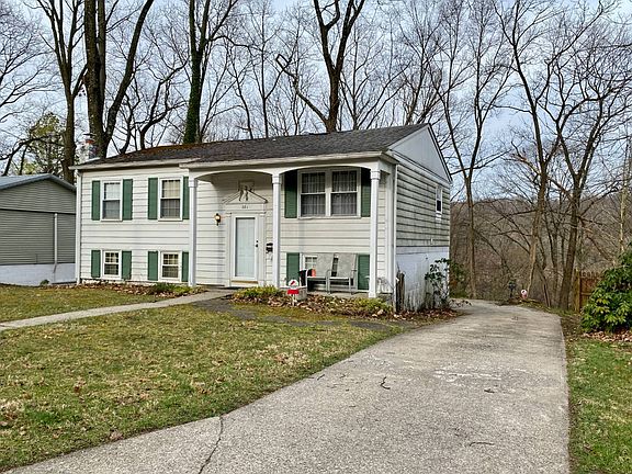 3rd image of 381 Lawnview Dr