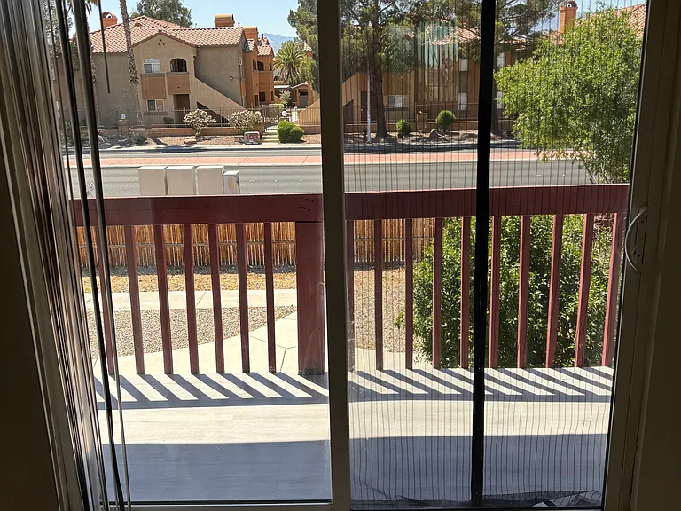 1004 N Jones Blvd #C — Photo 9