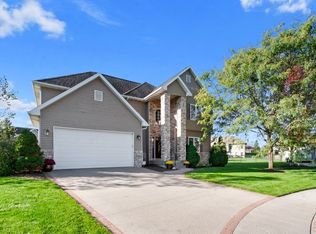 1560 Mink Cir, North Liberty, IA 52317