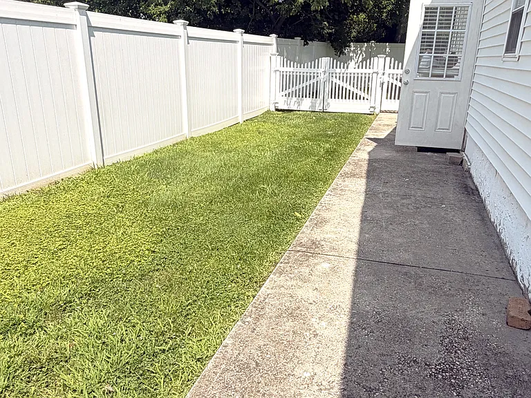 Maybrook Rd — Photo 10