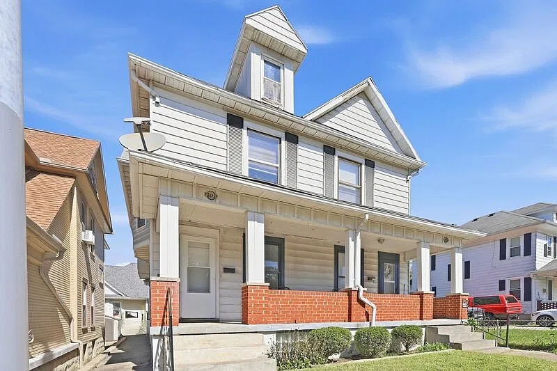 3 bed, 1.0 bath, $1,075 — Photo 2