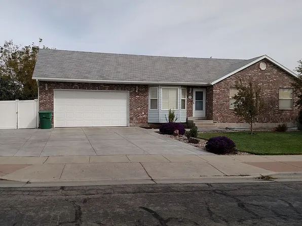 5006 W Wood Spring Dr, West Jordan, UT 84081