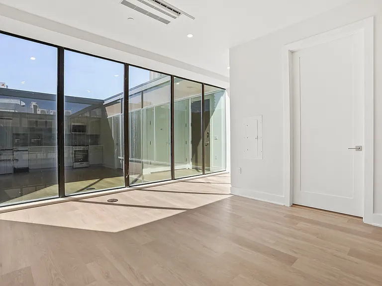 460 Summer — Photo 17