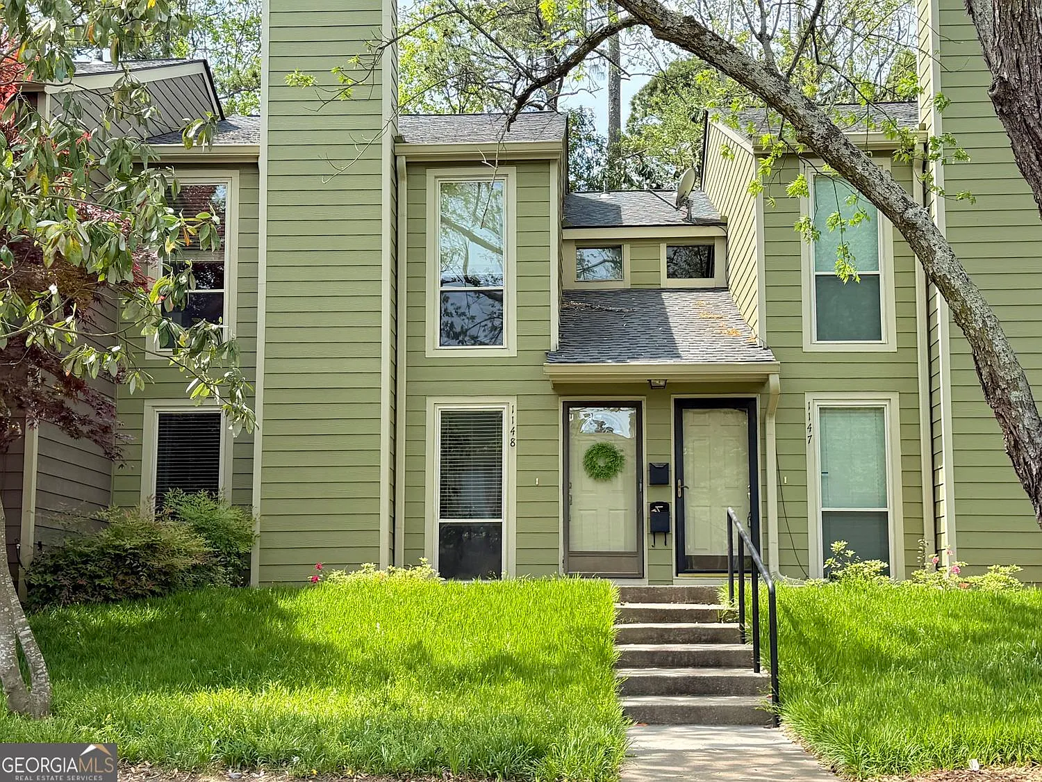 1148 Riverbend Club Dr SE photo 1