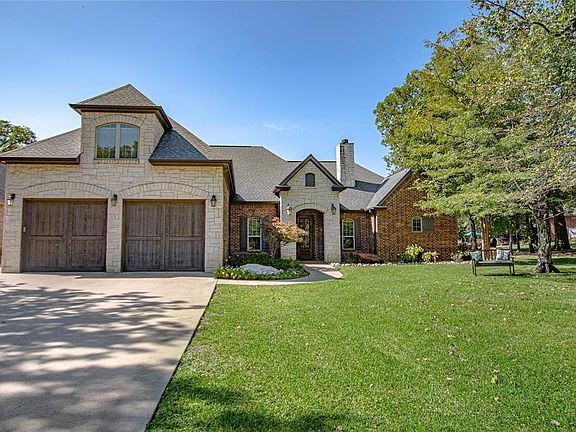2nd image of 153 Saint Andrews Dr E