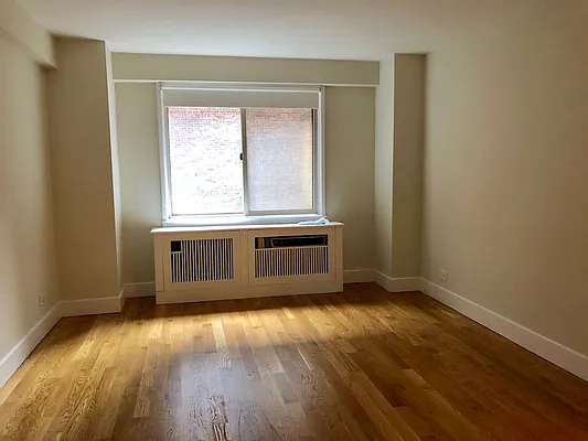 Rented by Stonehenge NYC LLC | media 18