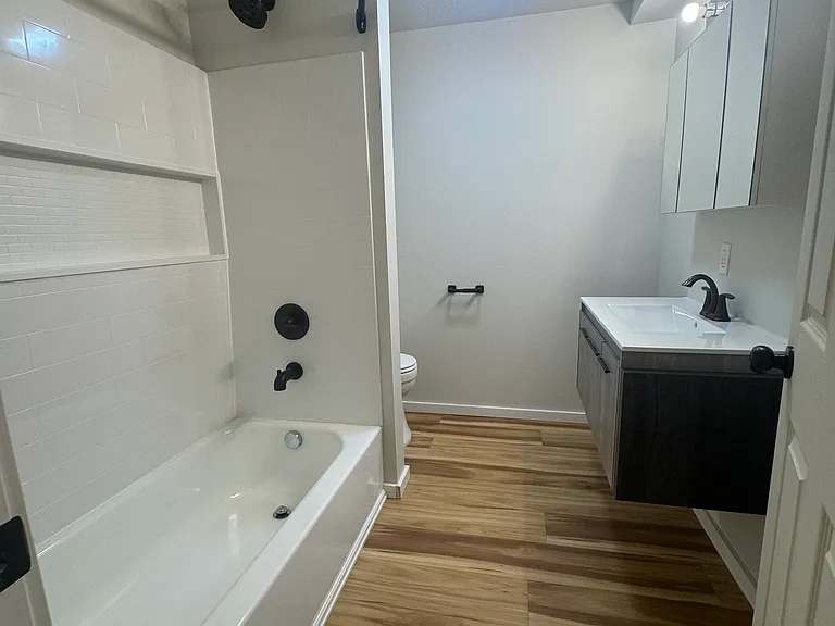 11121 SE 31st Ave #BASEMENT — Photo 9