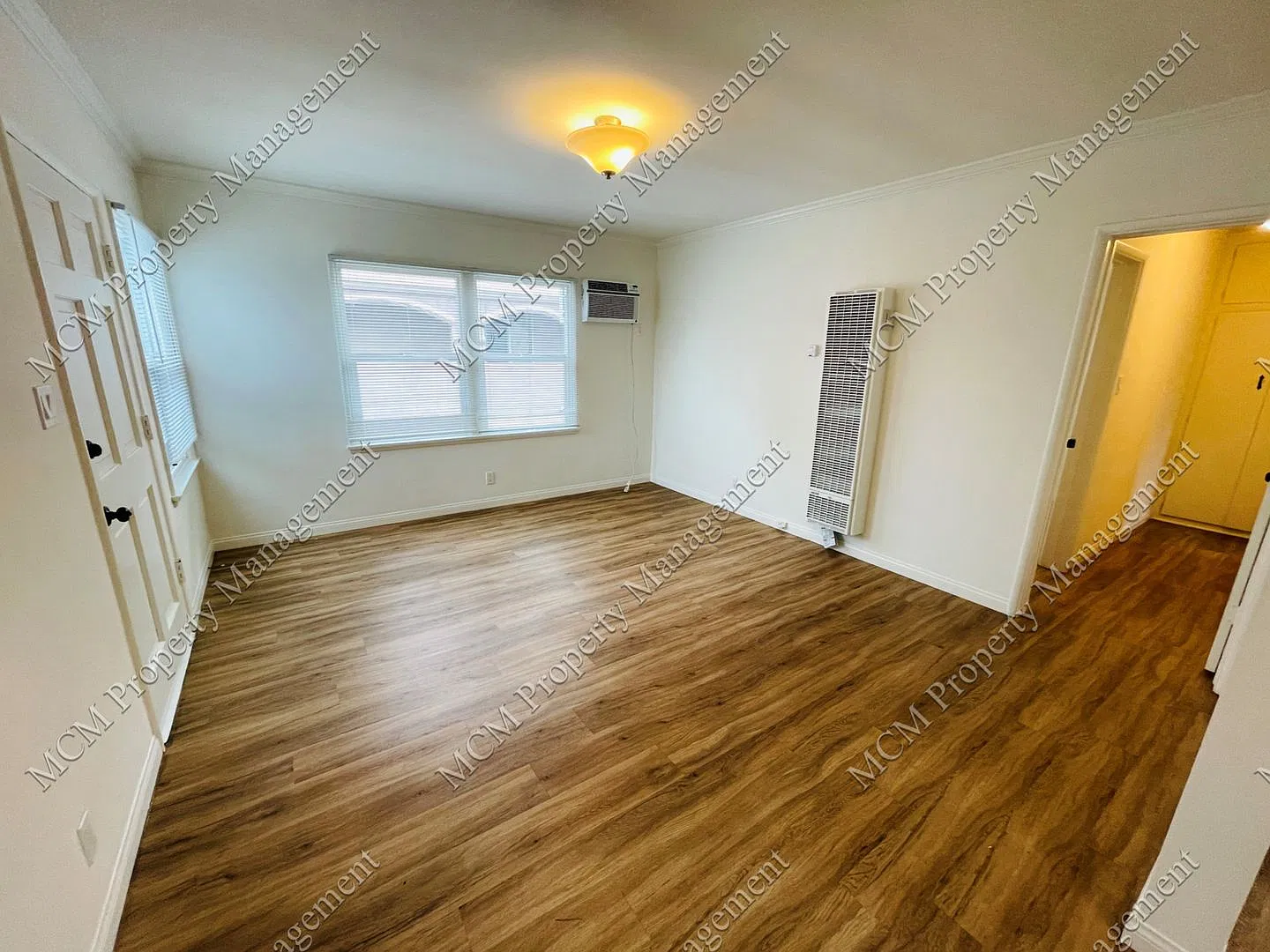 371-1202 Crenshaw Blvd — Photo 2