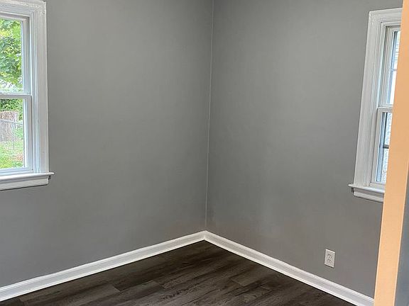 5th image of 2359 Parkwood Ave
