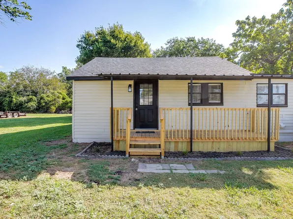 707 Harrel Ave, Bynum, TX 76631