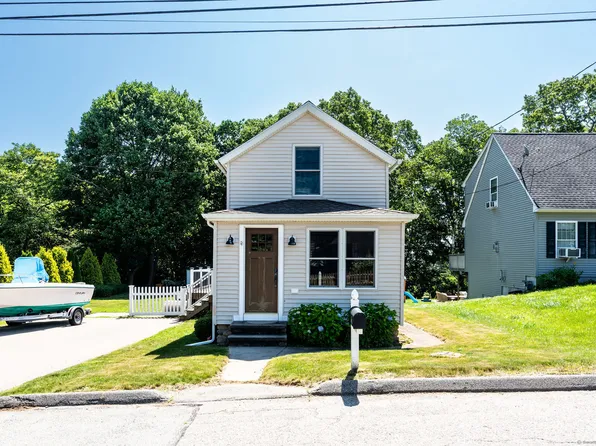 8 Johnson Street, Stonington, CT 06379