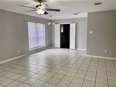 3 bed, 1588 sqft, $1,585 — Photo 2