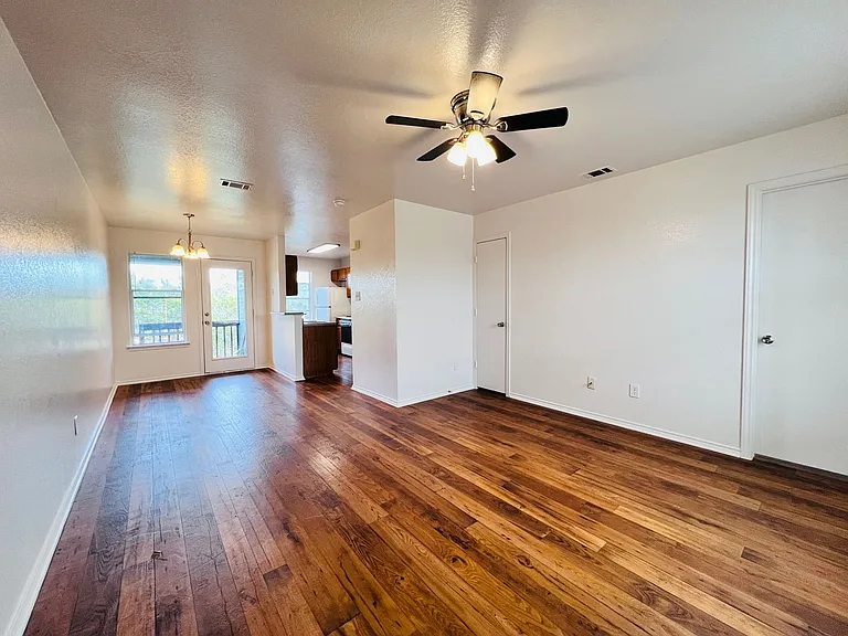 1621 Inca Dr #D — Photo 2