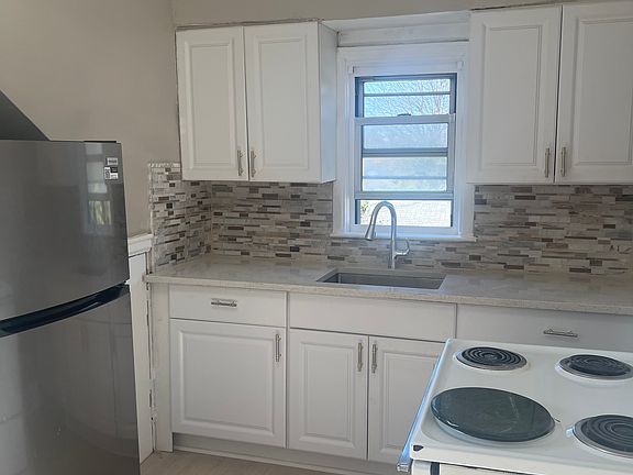 5th image of 18211 80th Dr Floor 2