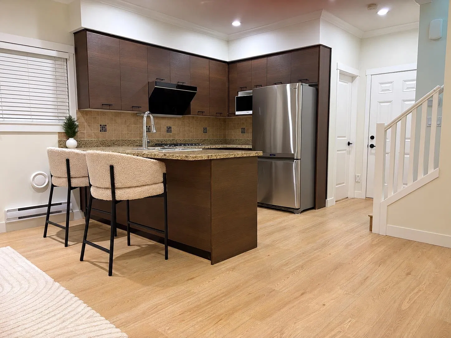 3 bed, 1299 sqft, $3,500 — Photo 1