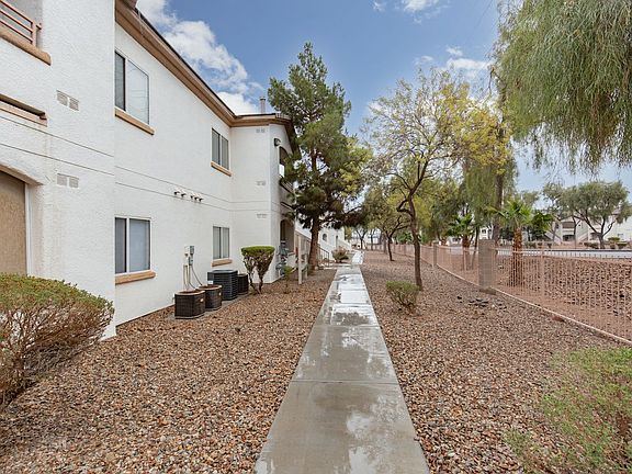 3rd image of 5650 E Sahara Ave Building 2056-10