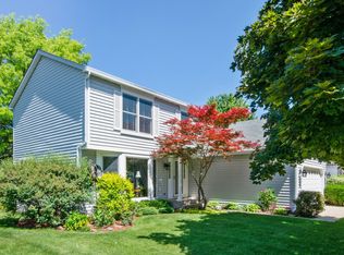 544 Crown Point Ct, Buffalo Grove, IL 60089