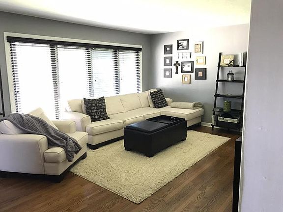 3rd image of 8954 Parrish Ave