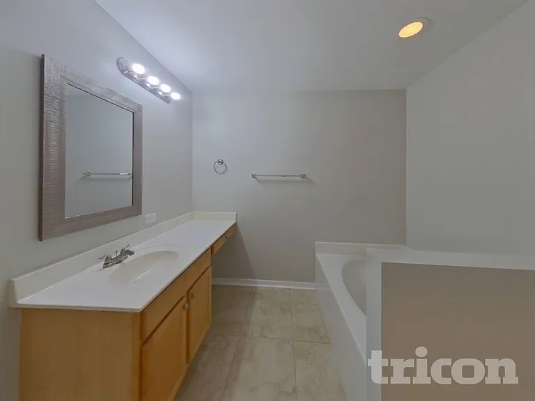 921 Jayhil Dr — Photo 8