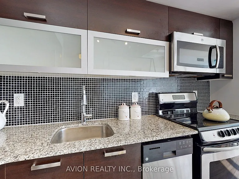 36 Lisgar St #2106E — Photo 11